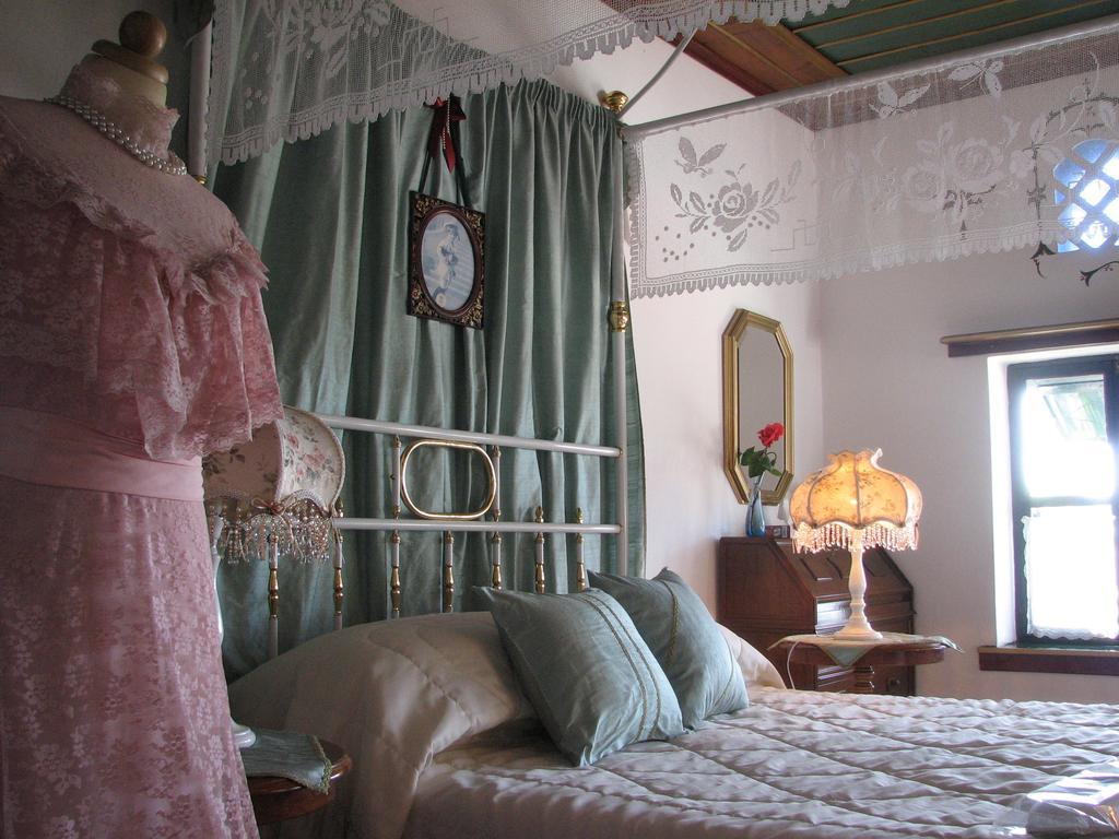 Glorious Peleys Castle Hotel Vizitsa Room photo